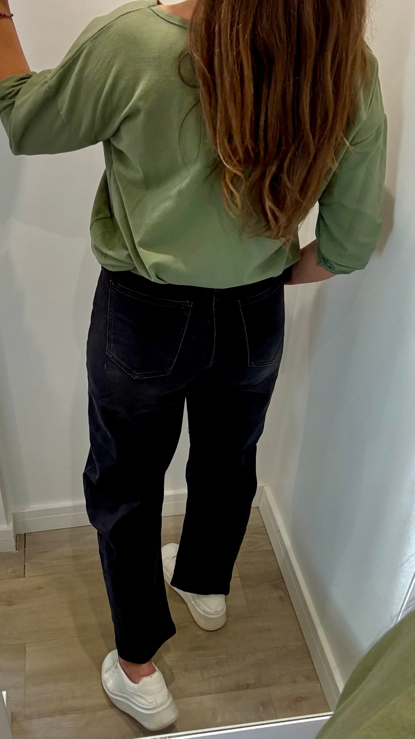 BLACK BALLOON BARREL-LEG MOM JEANS