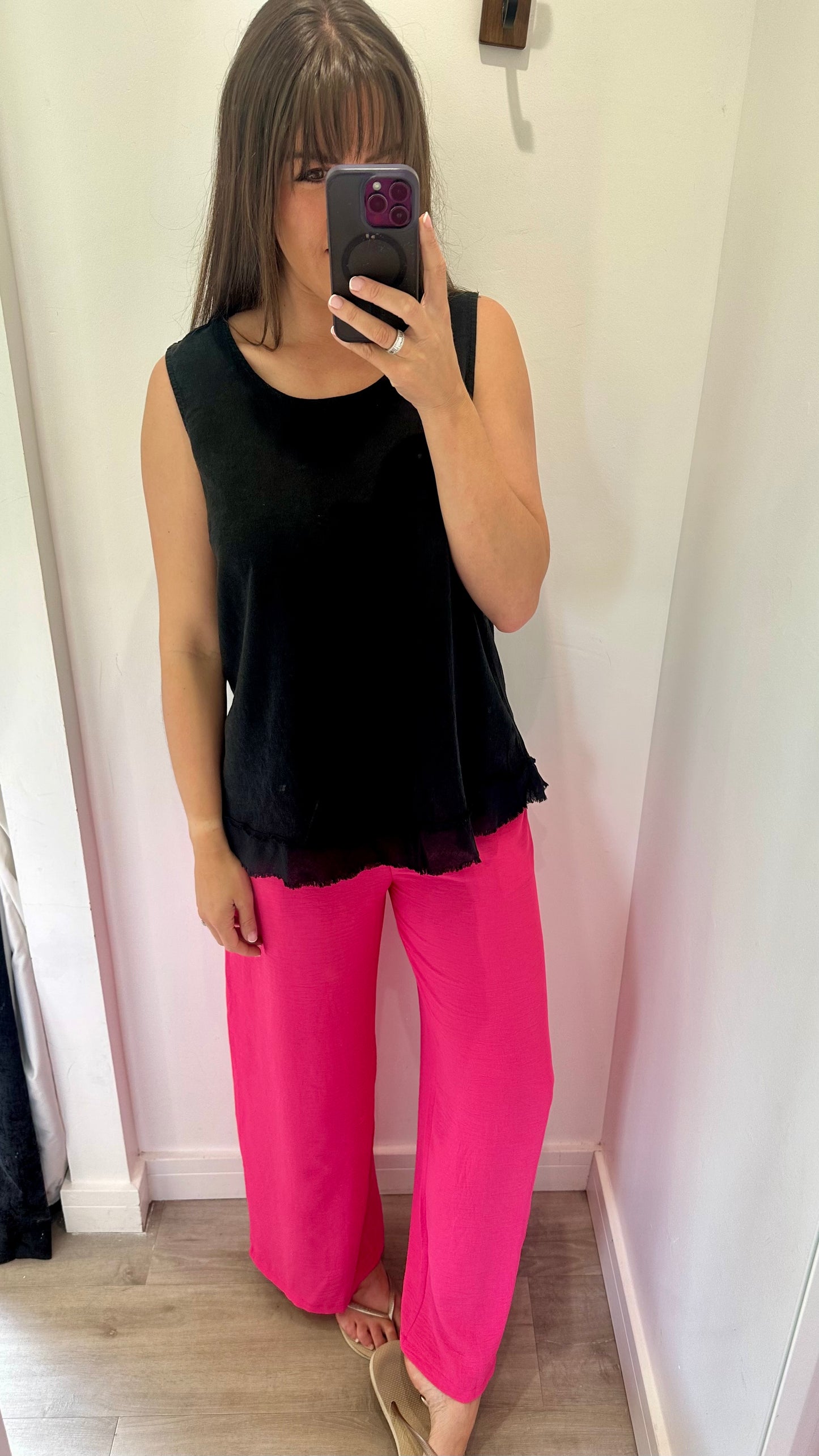 BLACK SLEEVELESS LINEN MIX TOP