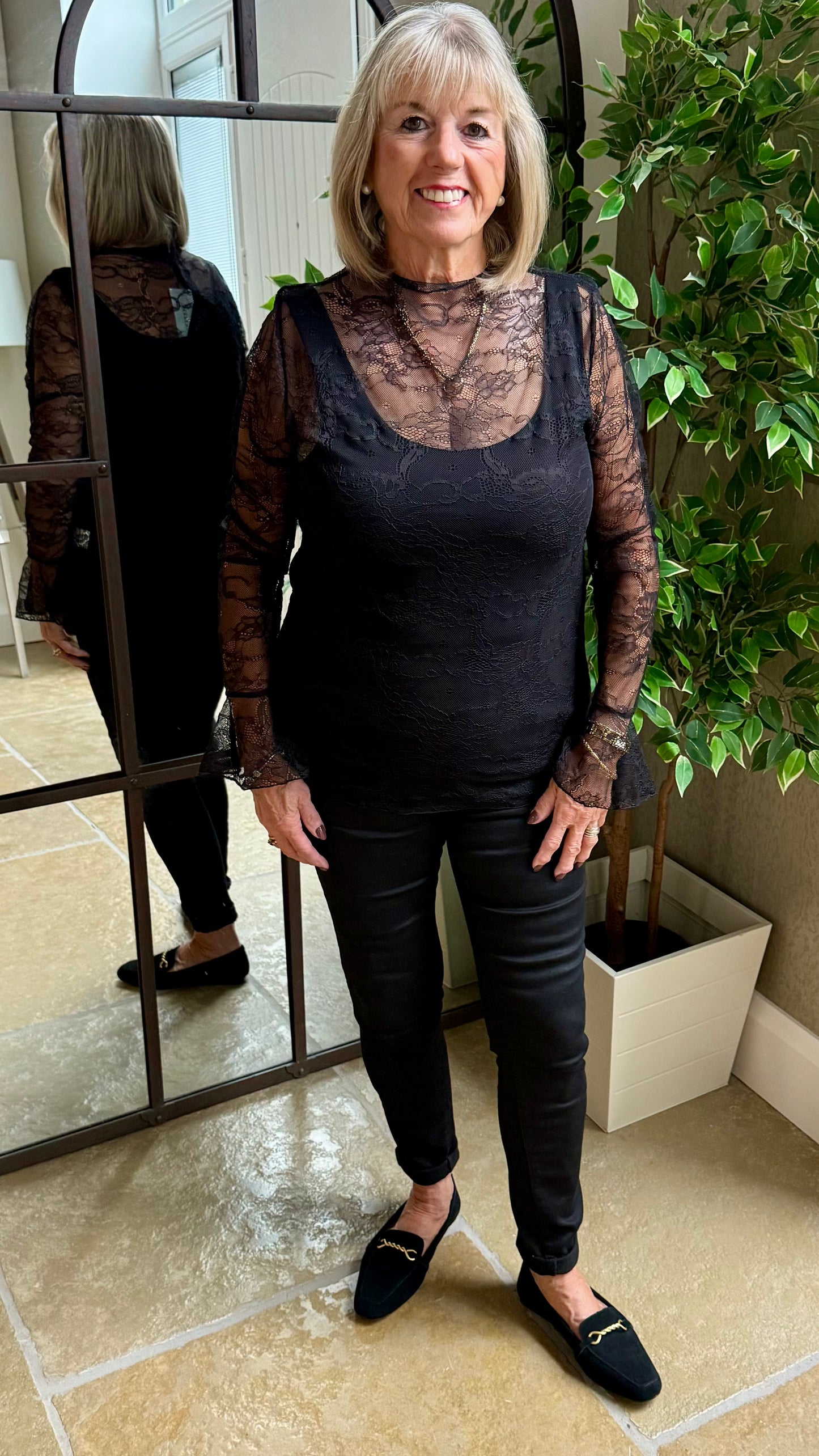 BLACK LACE TOP WITH BELL CUFFS