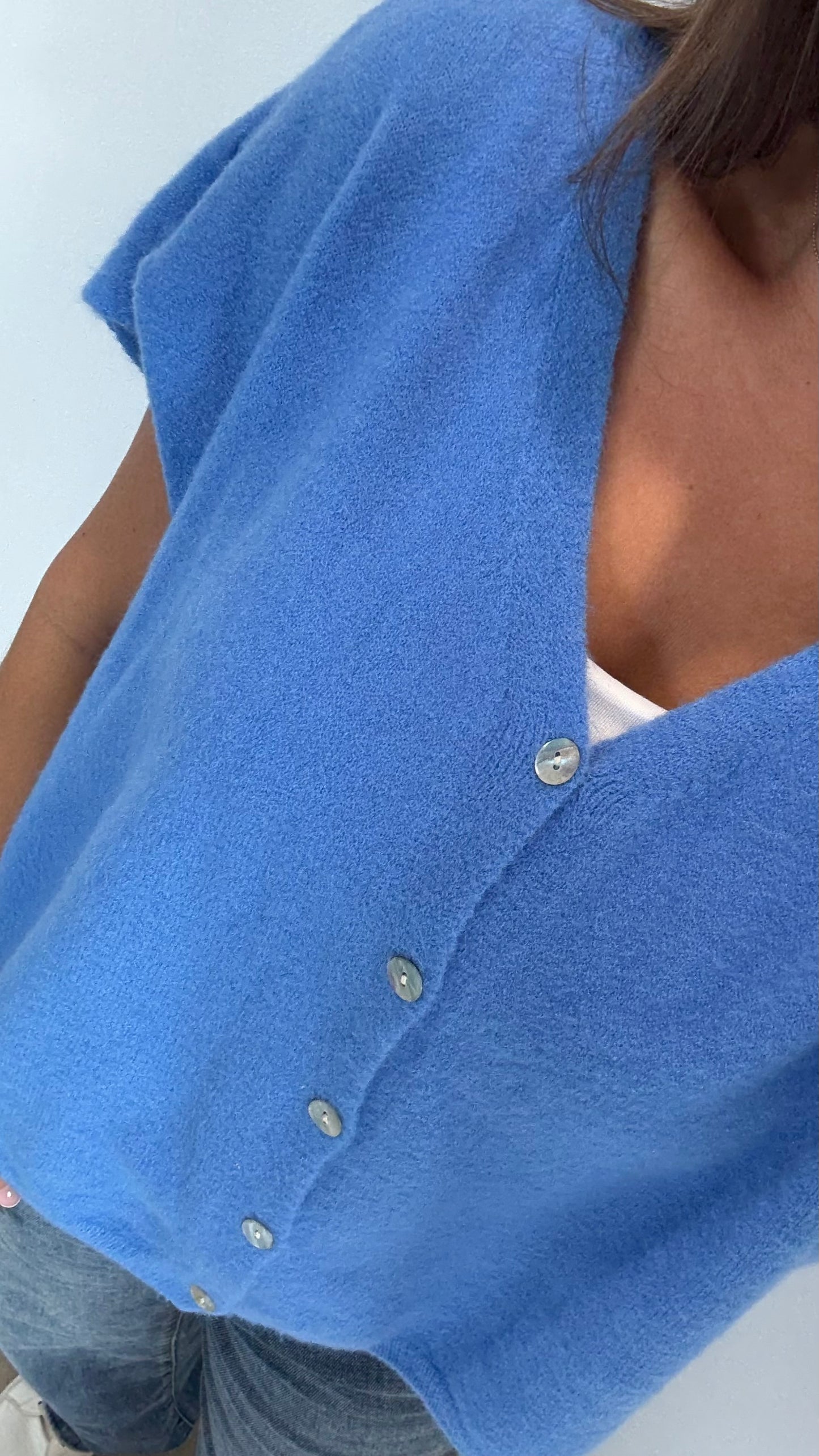 BLUE DEEP V BOXY SLEEVELESS CARDIGAN