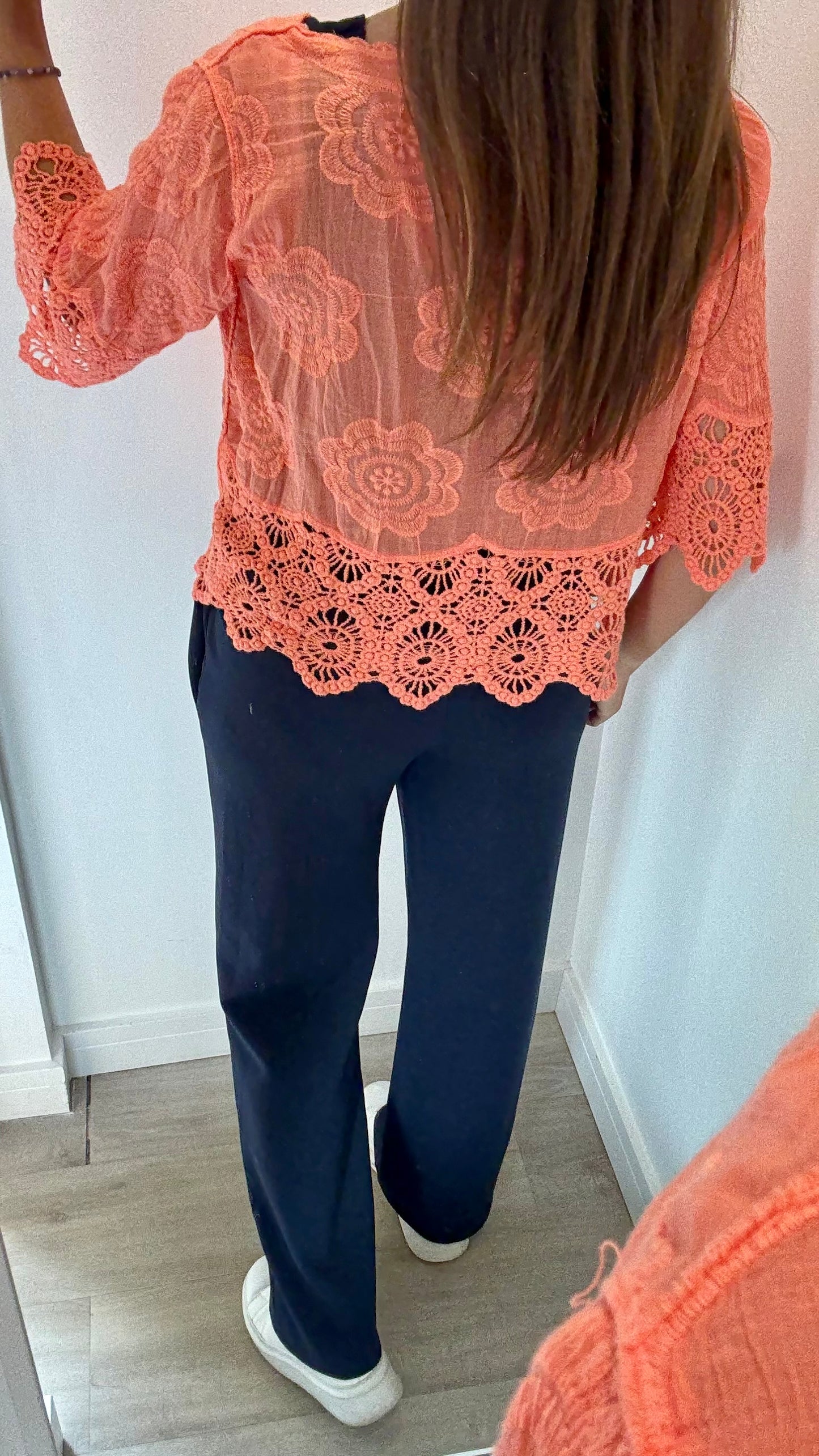 CORAL FLORAL APPLIQUE V NECK TOP