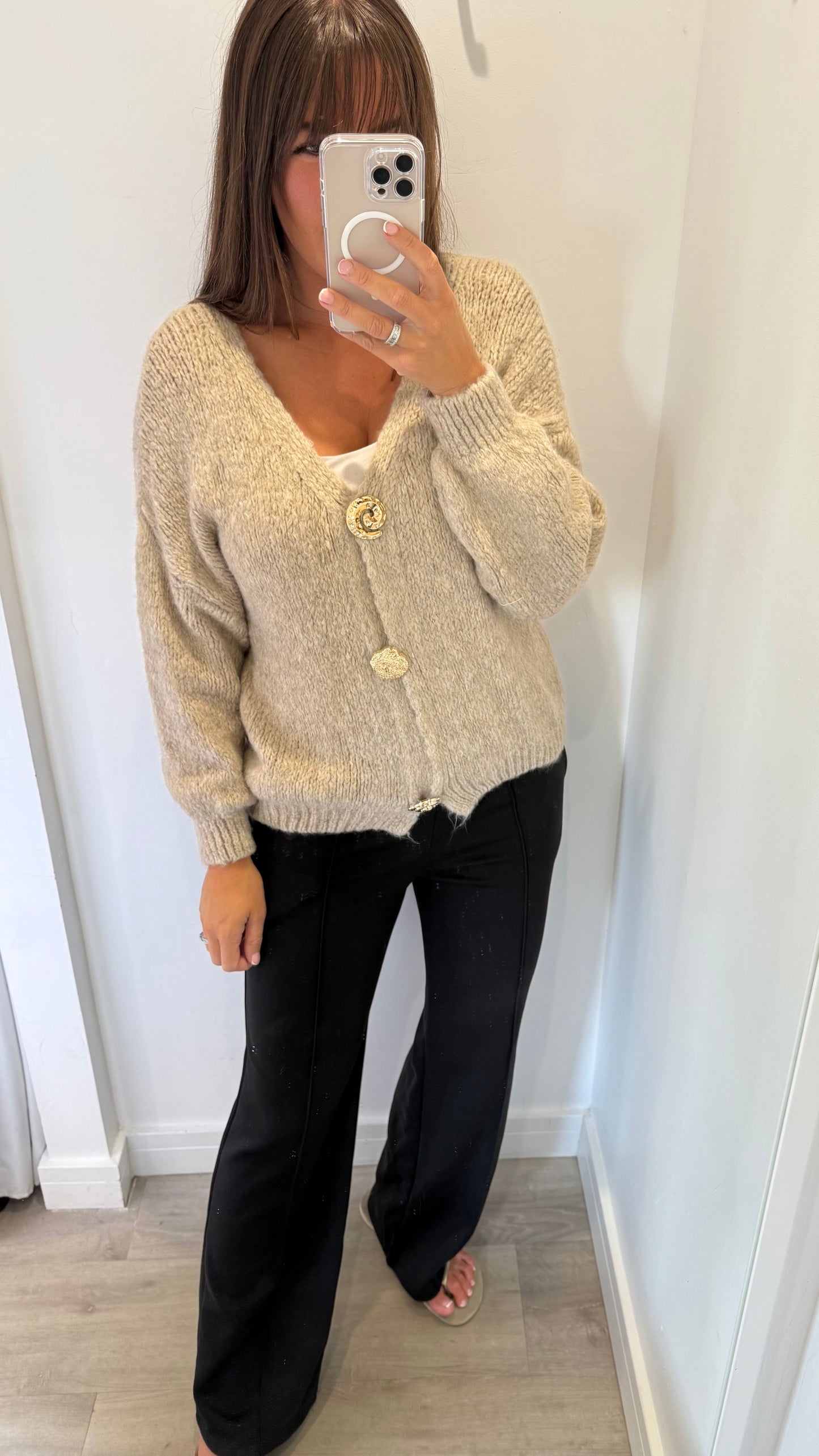 LATTE MULTI-DETAIL GOLD BROACH CARDIGAN