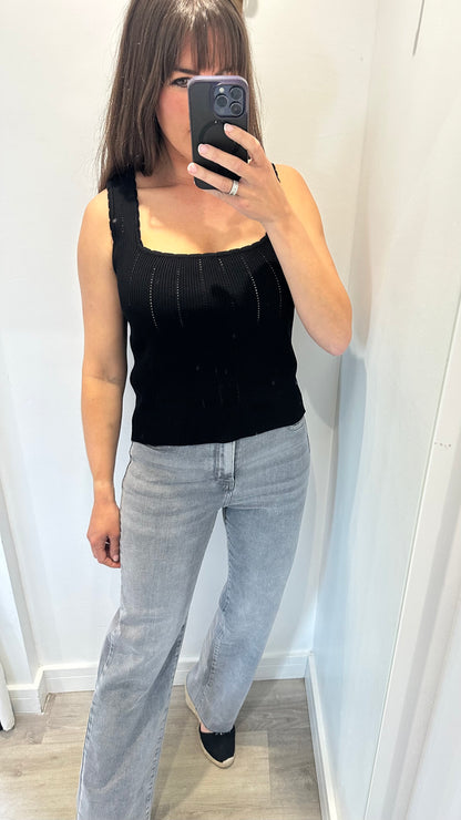 BLACK SCALLOP TRIM VEST TOP