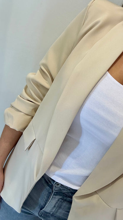 NUDE RUCHED SLEEVE BLAZER