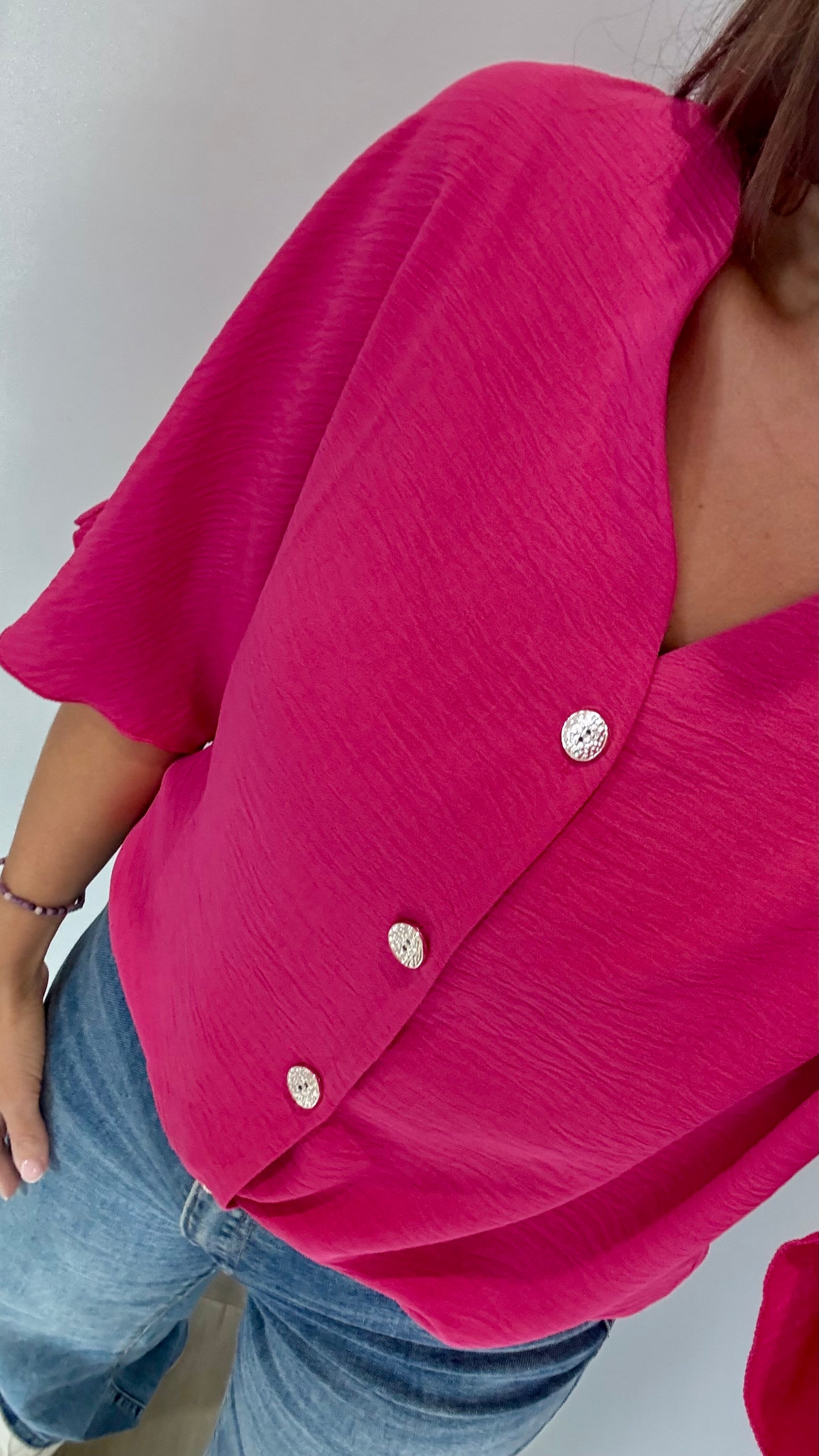 BRIGHT PINK FLOATY SLEEVE BUTTON TOP