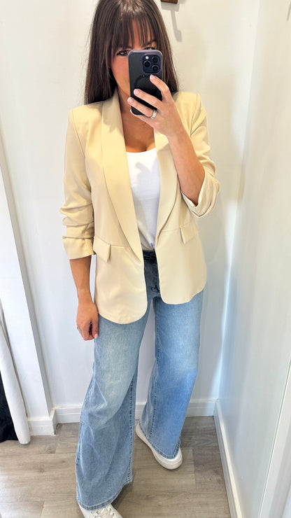 NUDE RUCHED SLEEVE BLAZER