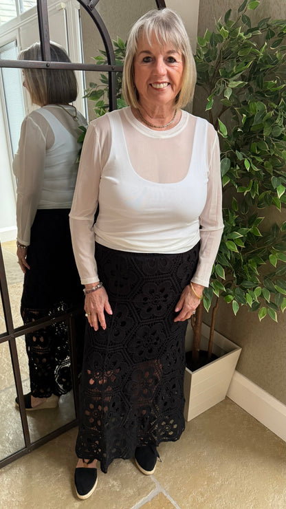 BLACK CROCHET ELASTICATED WAIST SKIRT
