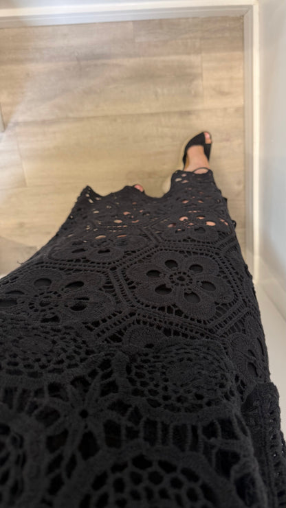 BLACK CROCHET ELASTICATED WAIST SKIRT