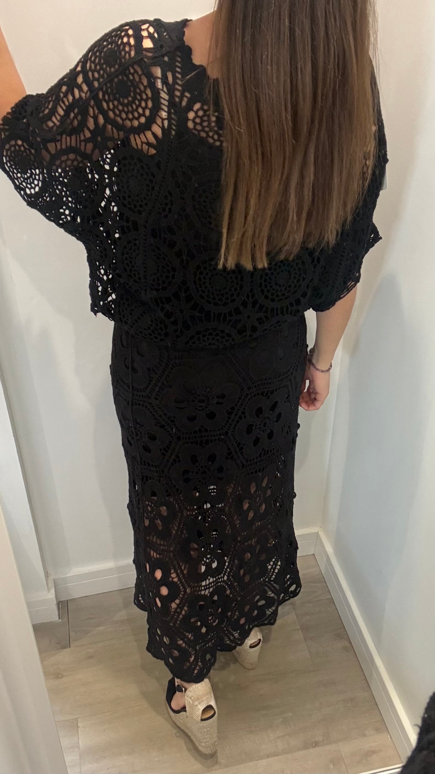 BLACK CROCHET ELASTICATED WAIST SKIRT