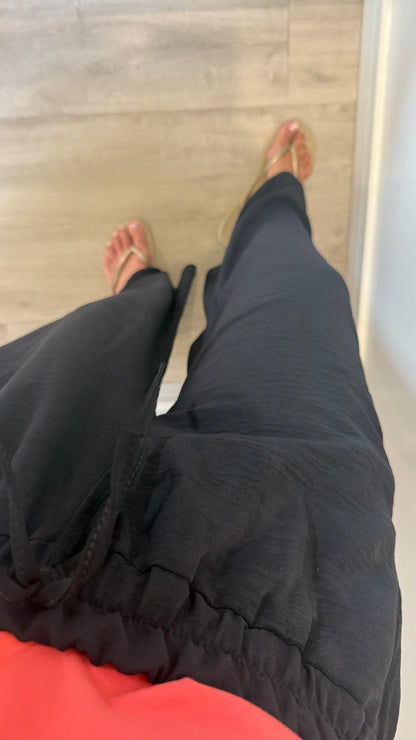 BLACK LIGHTWEIGHT DRAWSTRING TROUSERS