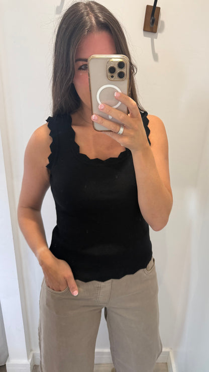 BLACK SCALLOP VEST TOP