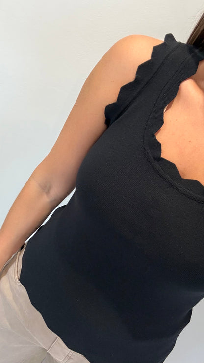 BLACK SCALLOP VEST TOP