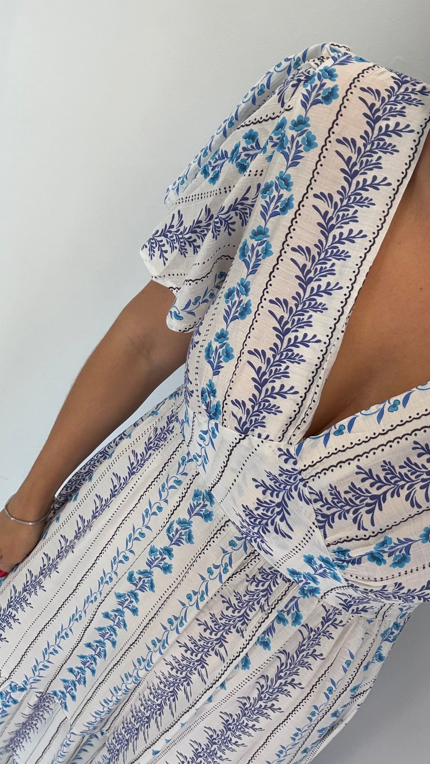 BLUE FLORAL SILKY MAXI DRESS