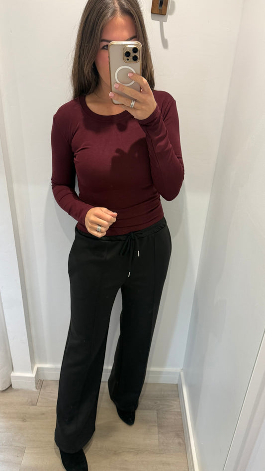 BURGUNDY STRETCH ROUND NECK TOP