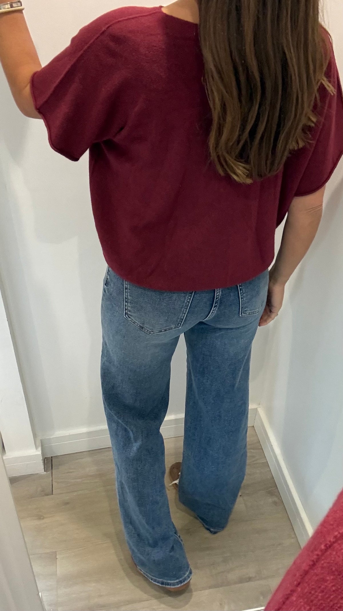 BURGUNDY V-NECK SHORT SLEEVE KNIT