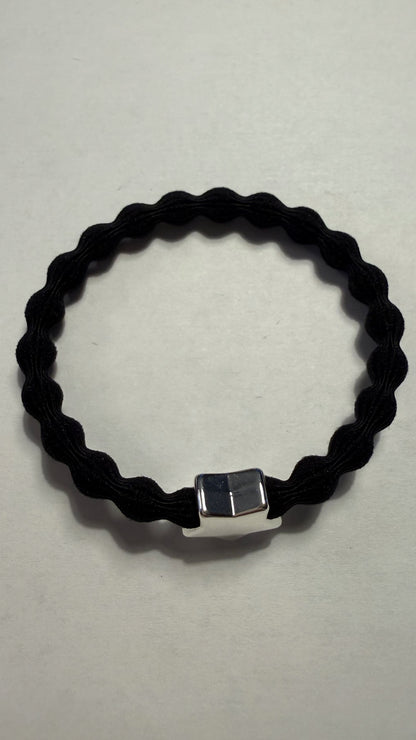 BYELOISE BLACK BANGLE BAND WITH SILVER STAR CHARM