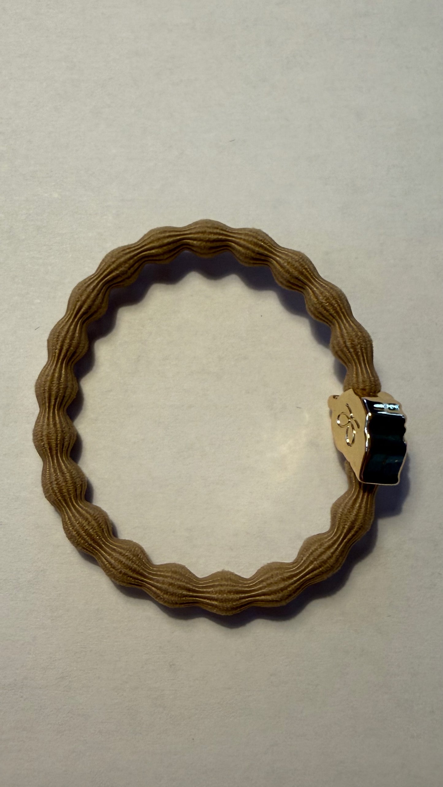 BYELOISE CAMEL BANGLE BAND WITH GOLD LEAF CHARM