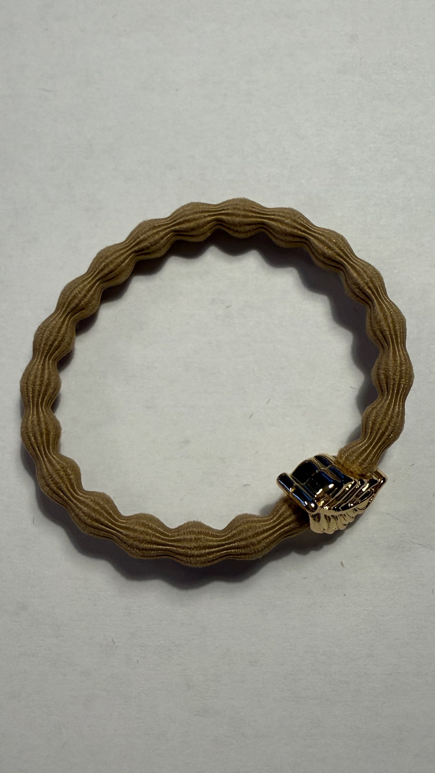 BYELOISE CAMEL BANGLE BAND WITH GOLD LEAF CHARM