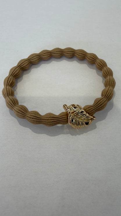 BYELOISE CAMEL BANGLE BAND WITH GOLD LEAF CHARM