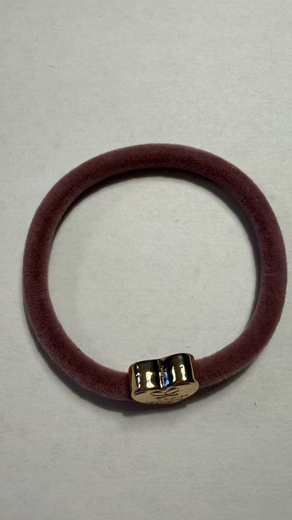BYELOISE CHAMPAGNE PINK BANGLE BAND WITH GOLD HEART CHARM