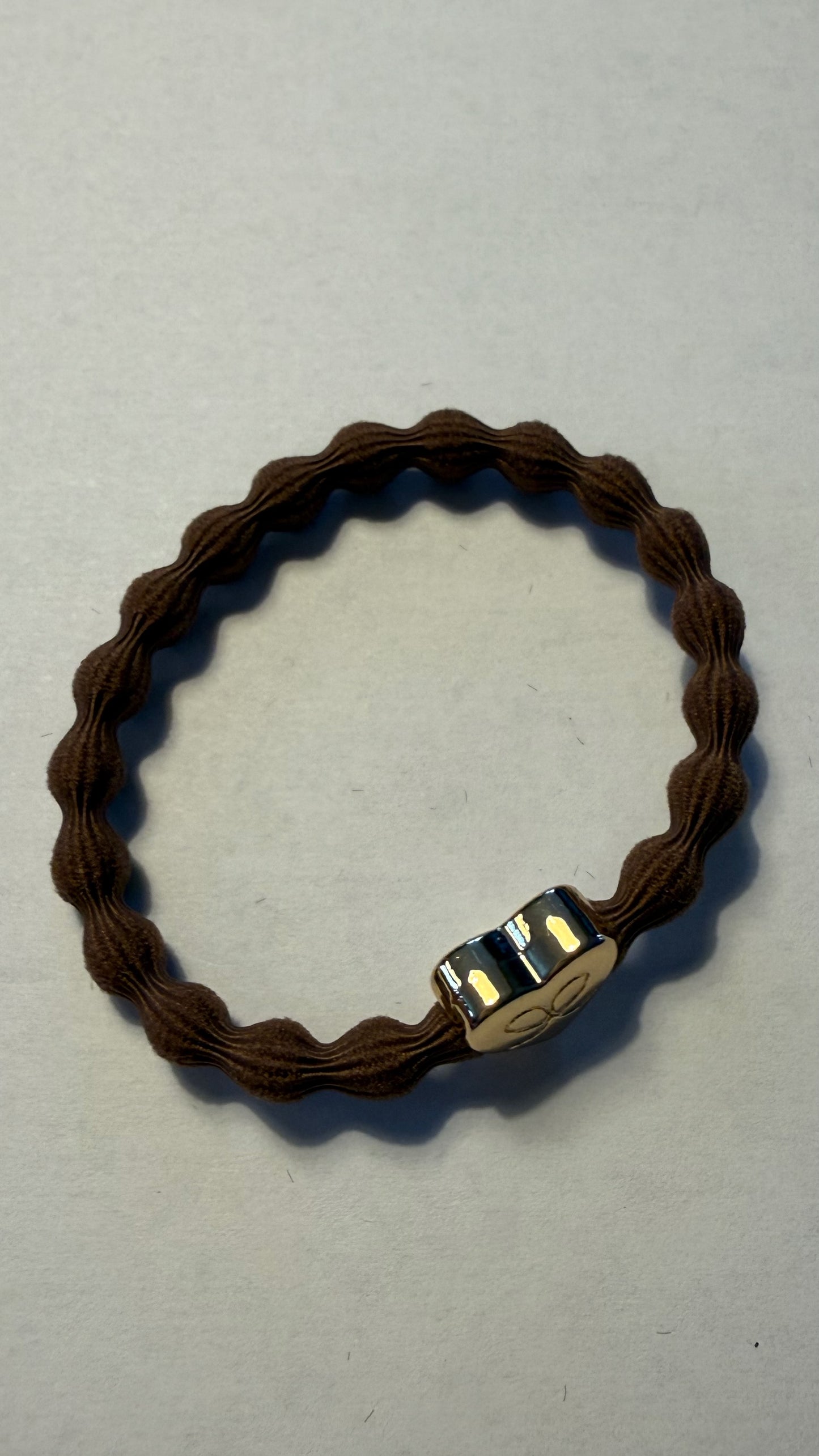 BYELOISE HAZEL BANGLE BAND WITH GOLD HEART CHARM