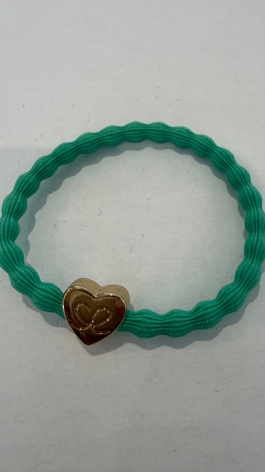BYELOISE JUNGLE GREEN BANGLE BAND WITH GOLD HEART CHARM