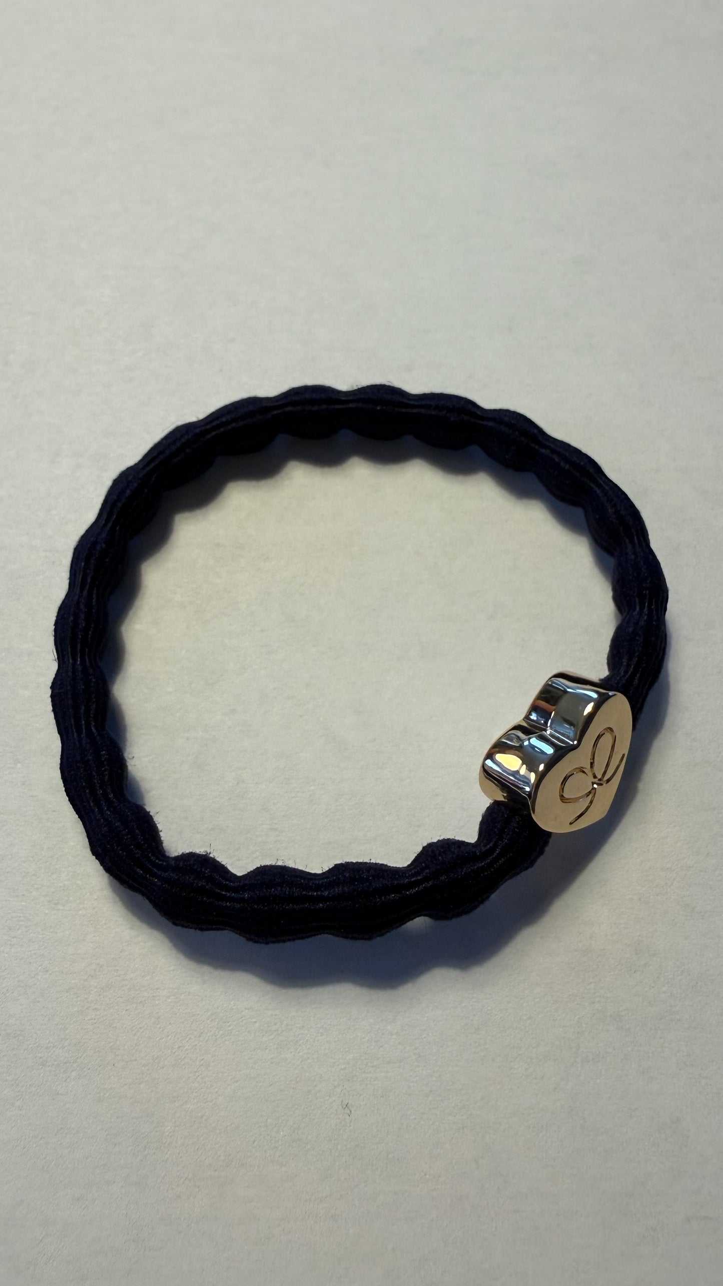 BYELOISE NAVY BANGLE BAND WITH GOLD HEART CHARM