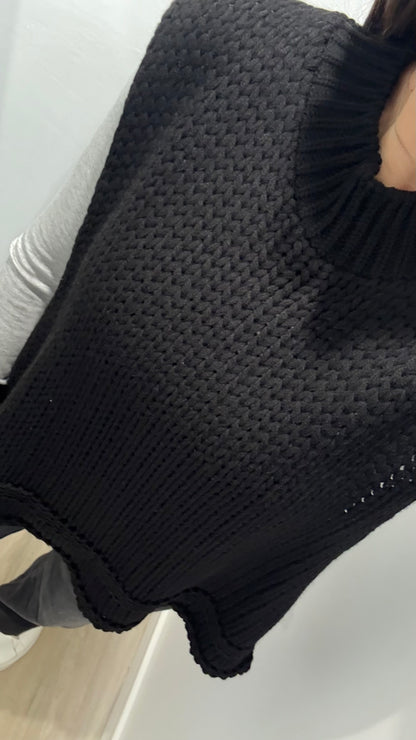 BLACK CABLE KNIT SLEEVELESS TURTLENECK VEST
