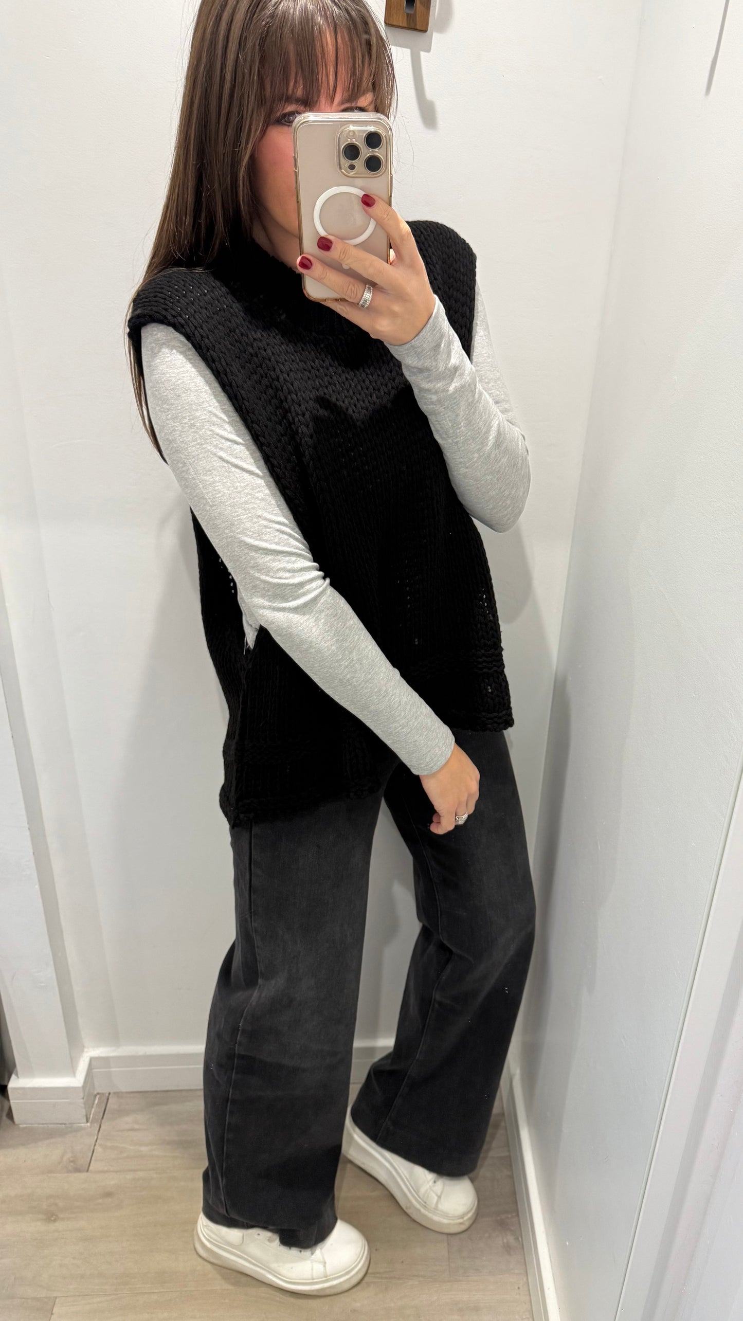 BLACK CABLE KNIT SLEEVELESS TURTLENECK VEST