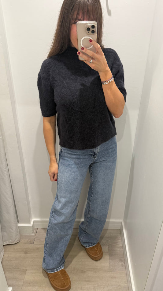 BLACK FINE KNIT TURTLENECK SHORT SLEEVE TOP