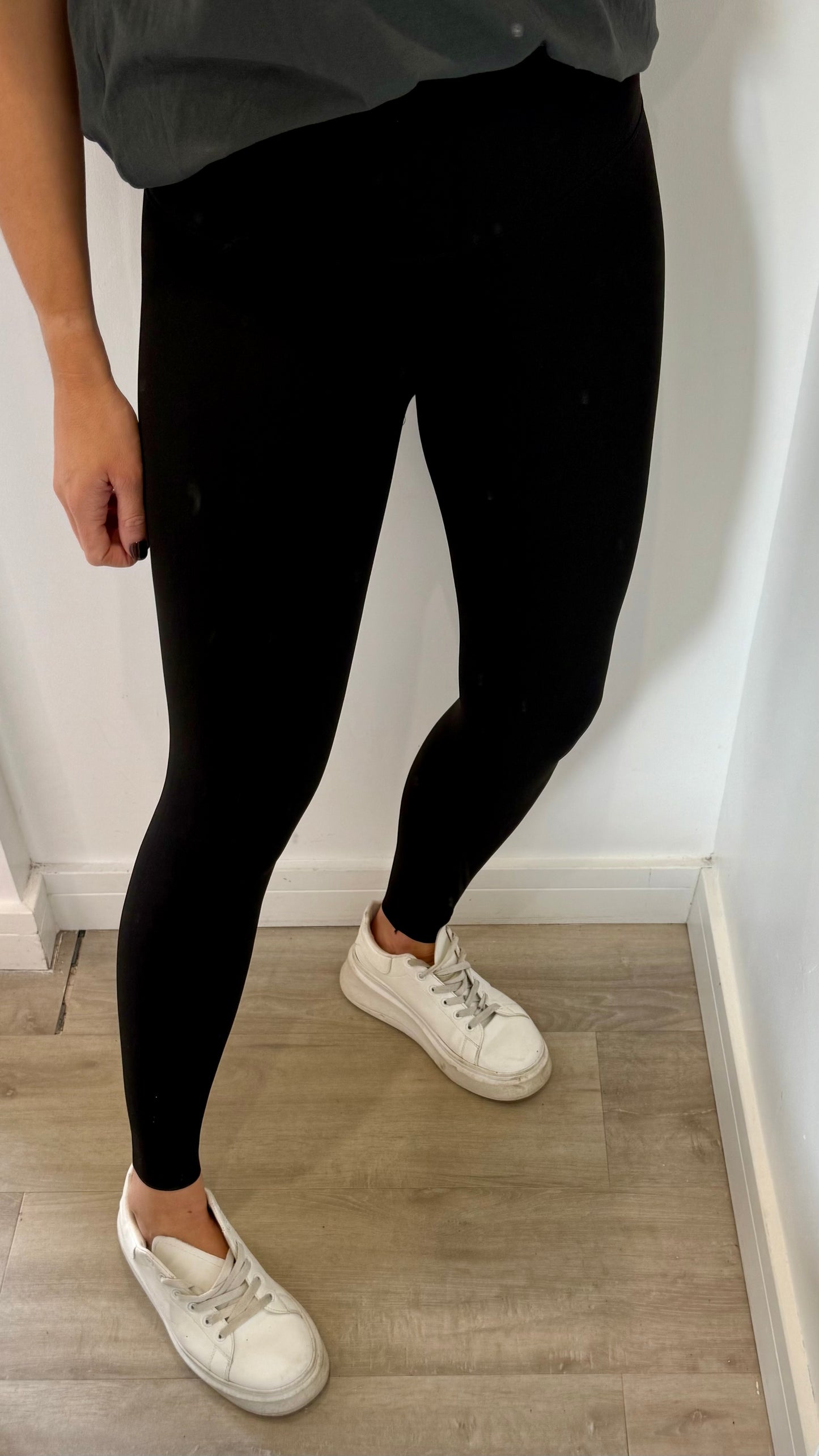 BLACK HIGH WAISTED SCULPT LEGGINGS
