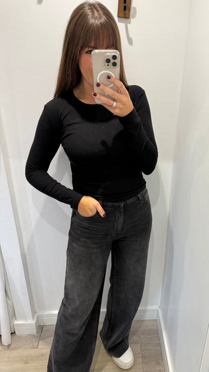 BLACK ROUND NECK TOP