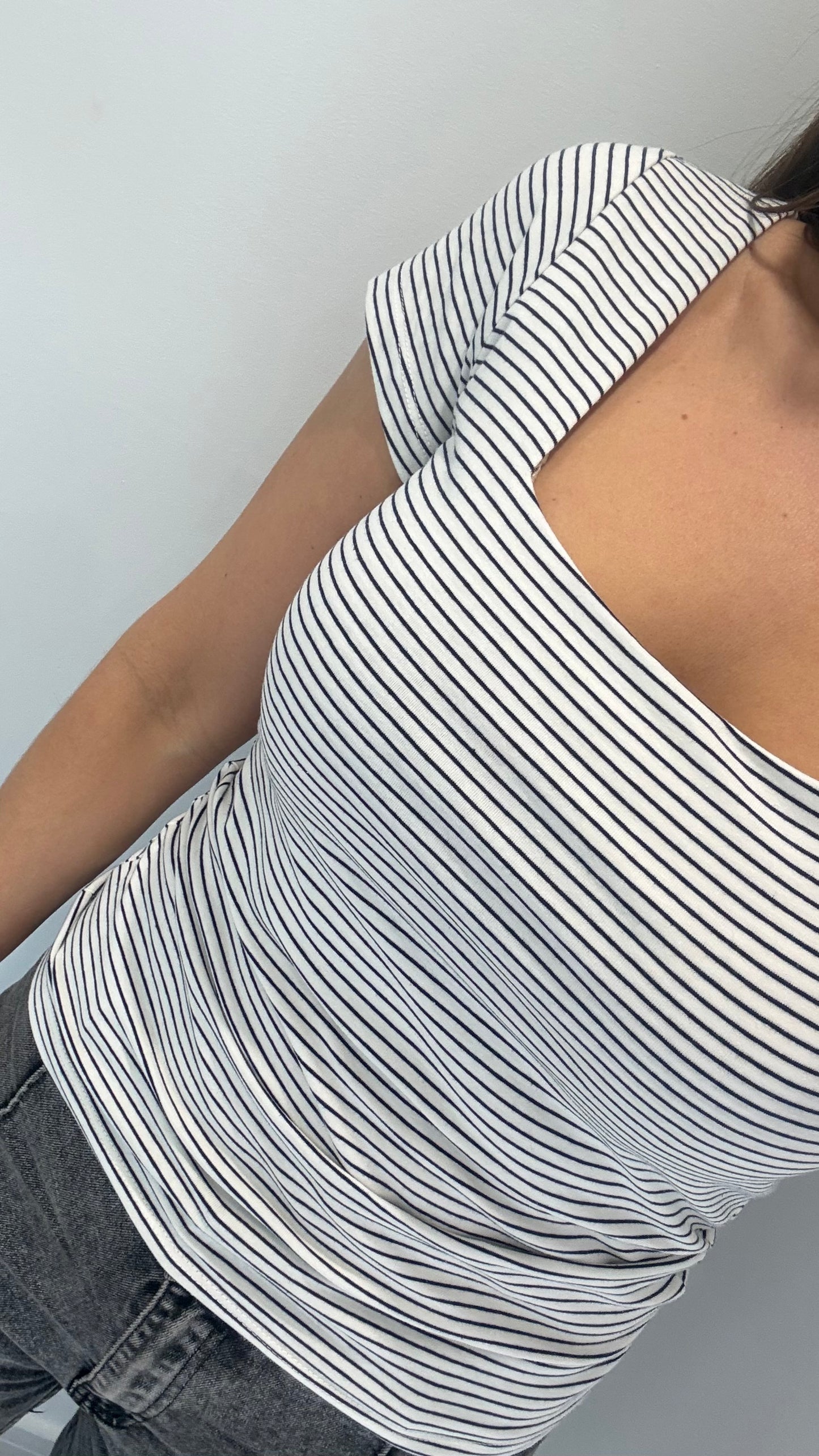 BLACK STRIPE SQUARE NECK TOP