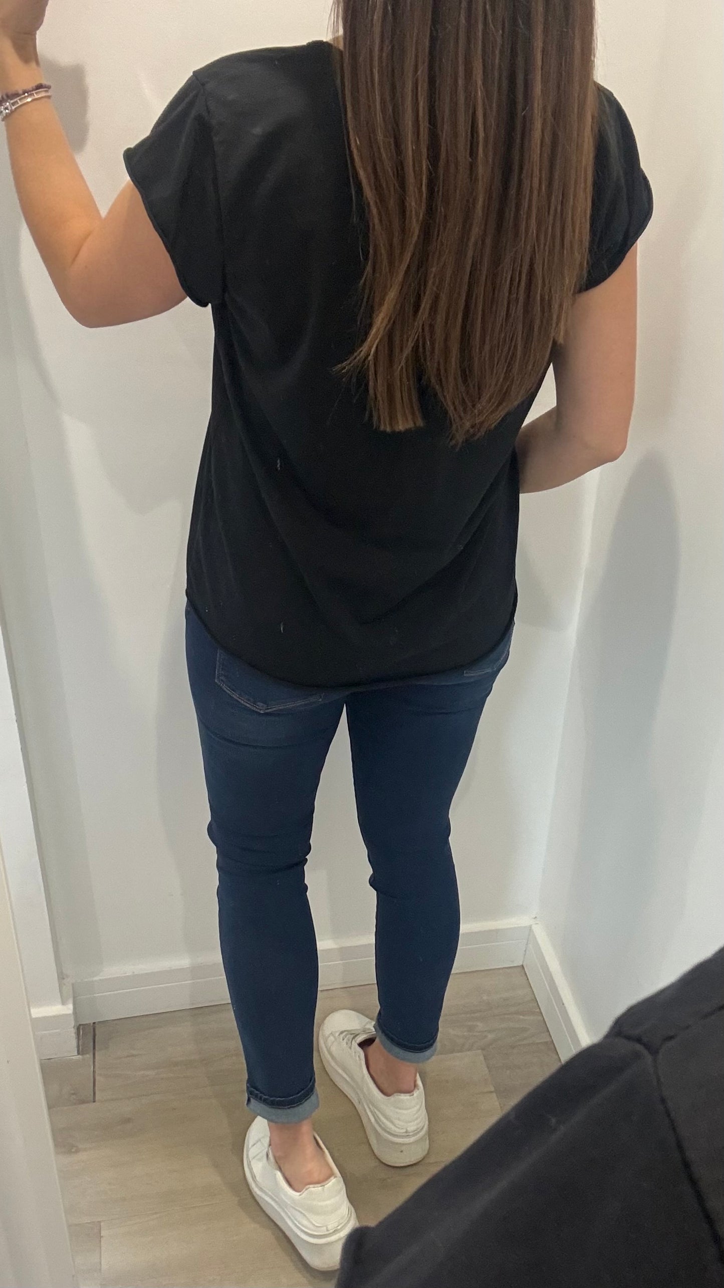 BLACK CAP SLEEVE TEE