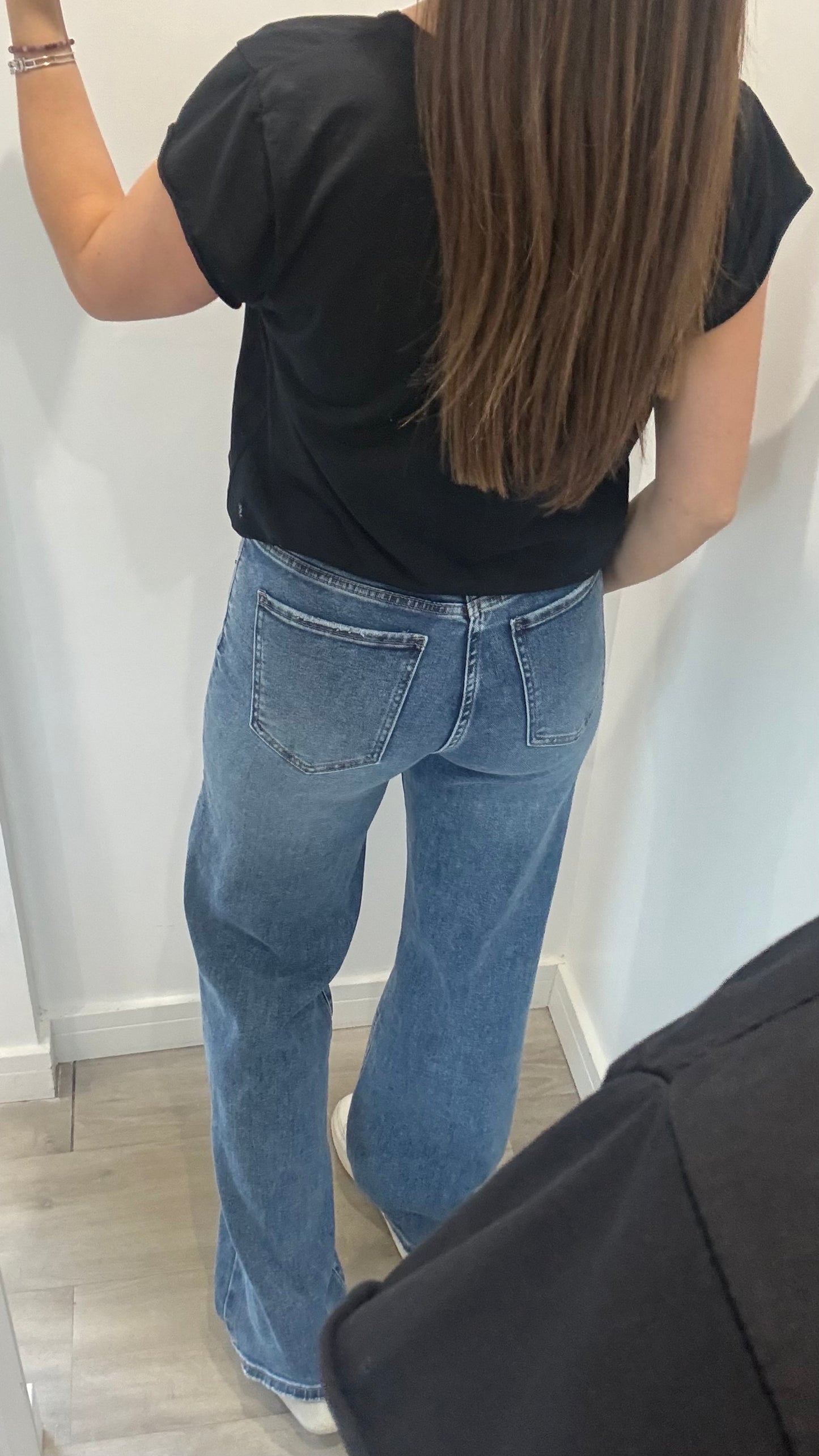 BLACK CAP SLEEVE TEE