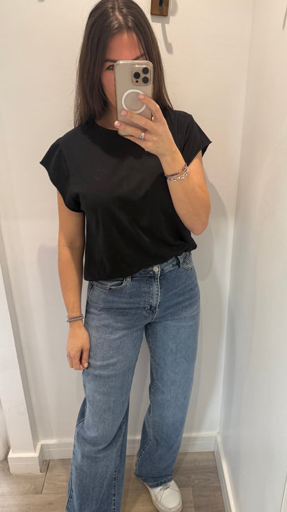 BLACK CAP SLEEVE TEE