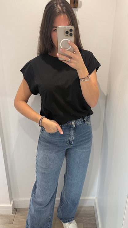 BLACK CAP SLEEVE TEE