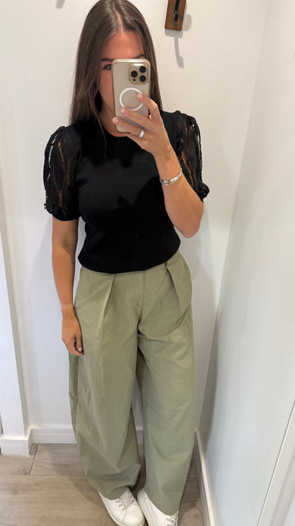 BLACK LACE SLEEVE FINE KNIT TOP