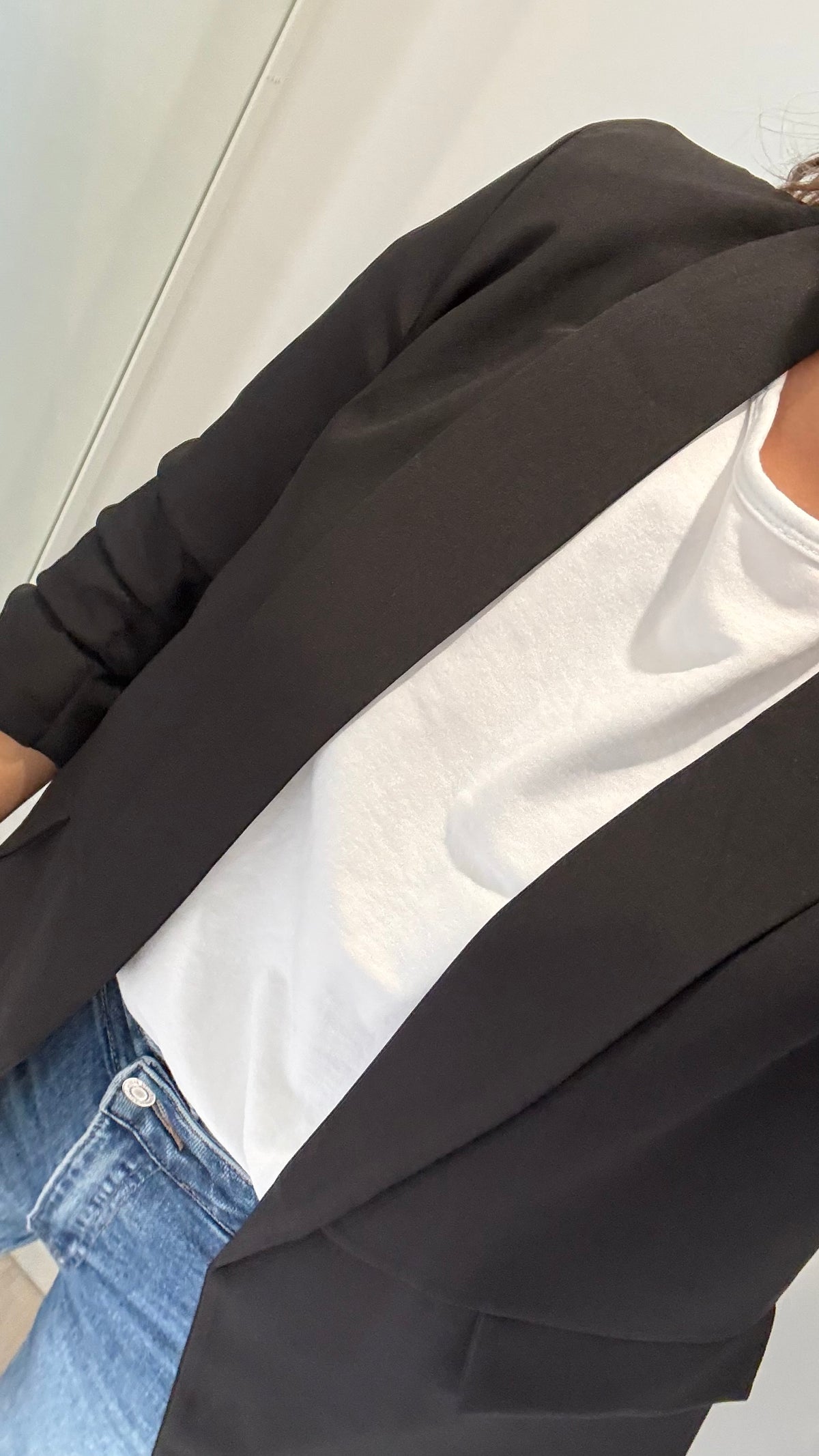 BLACK RUCHED SLEEVE BLAZER