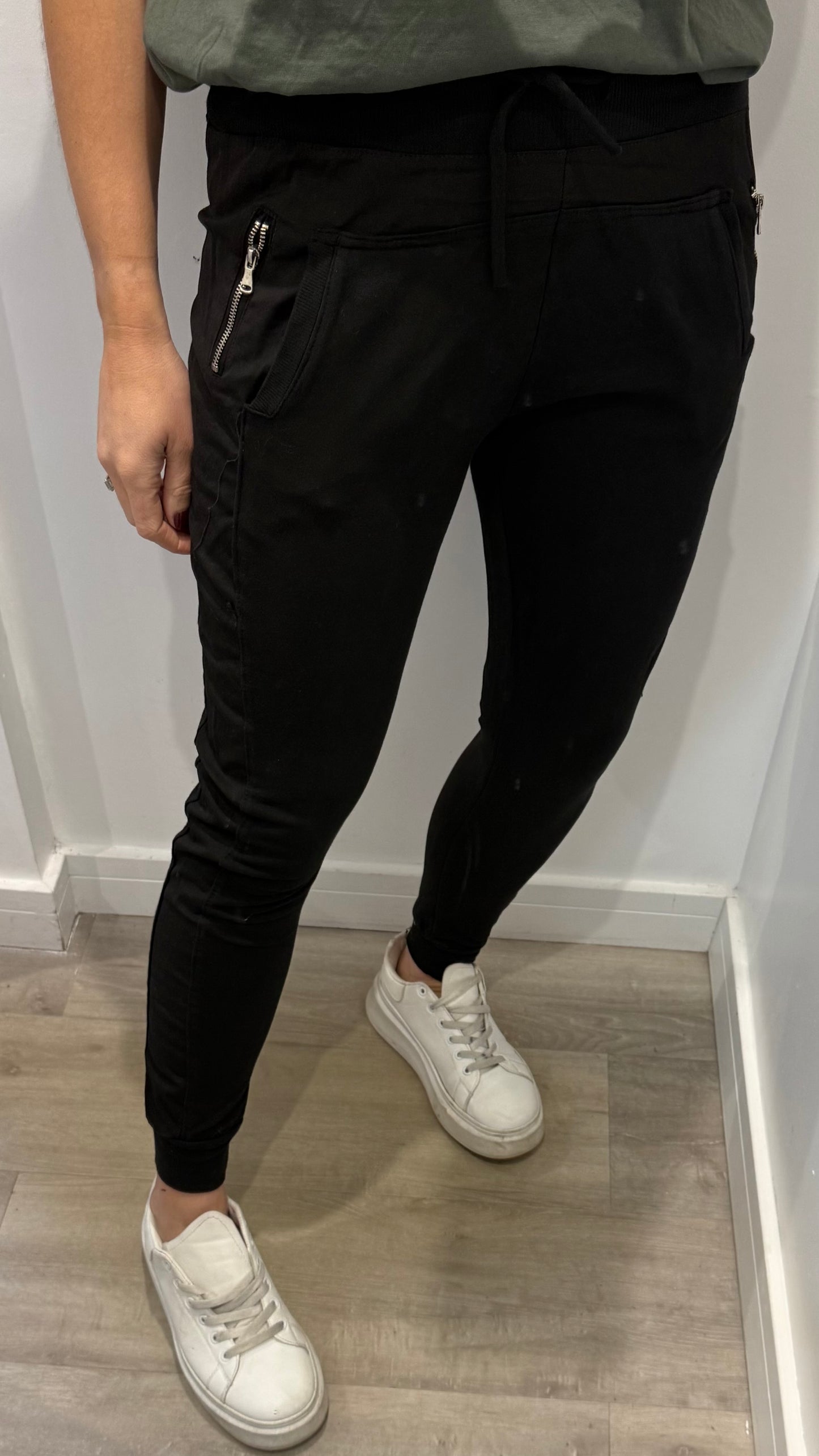 BLACK ULTIMATE JOGGER – BACK IN STOCK