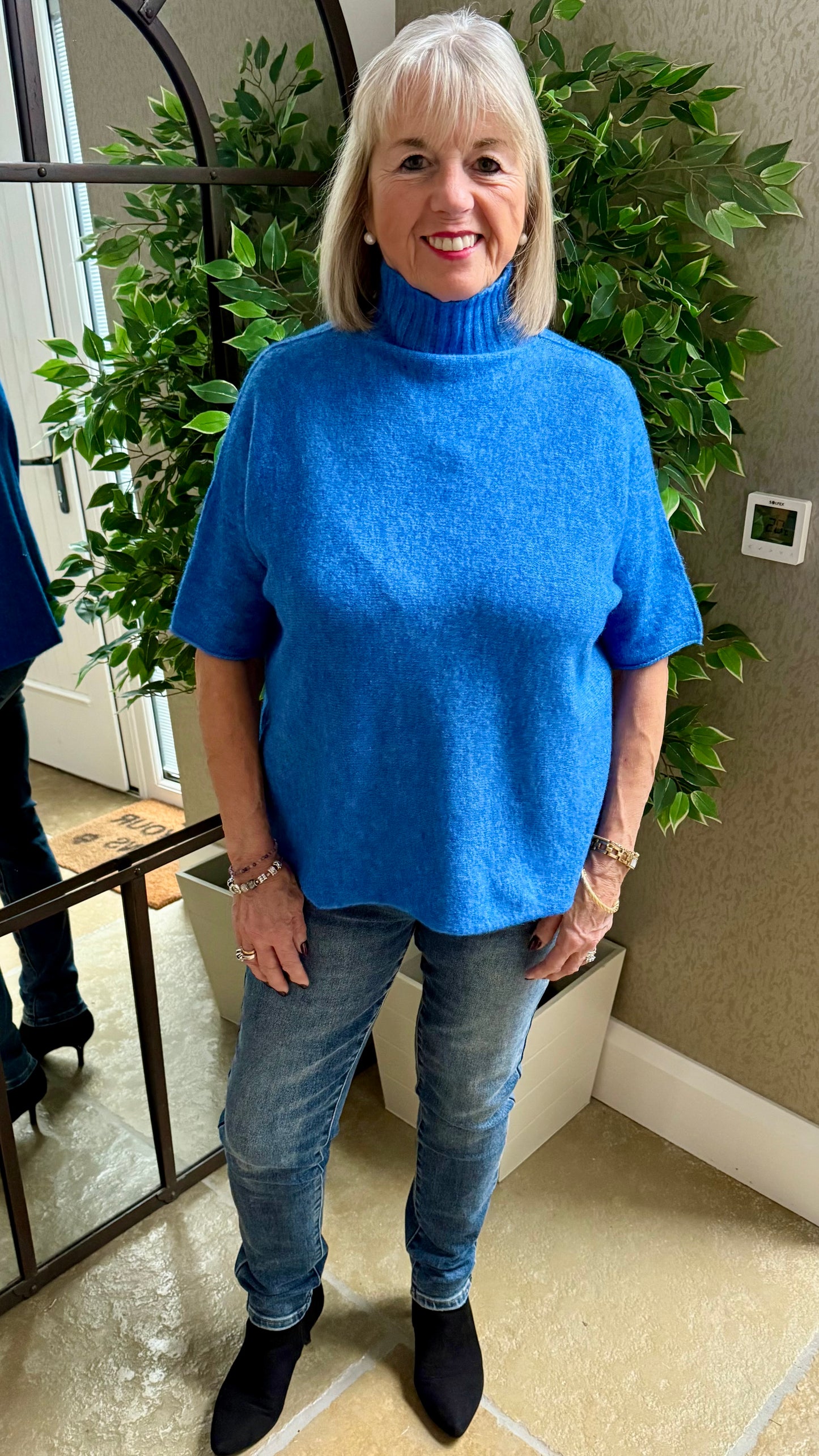 BRIGHT BLUE TURTLE NECK SHORT SLEEVE FINE KNIT JUMPER