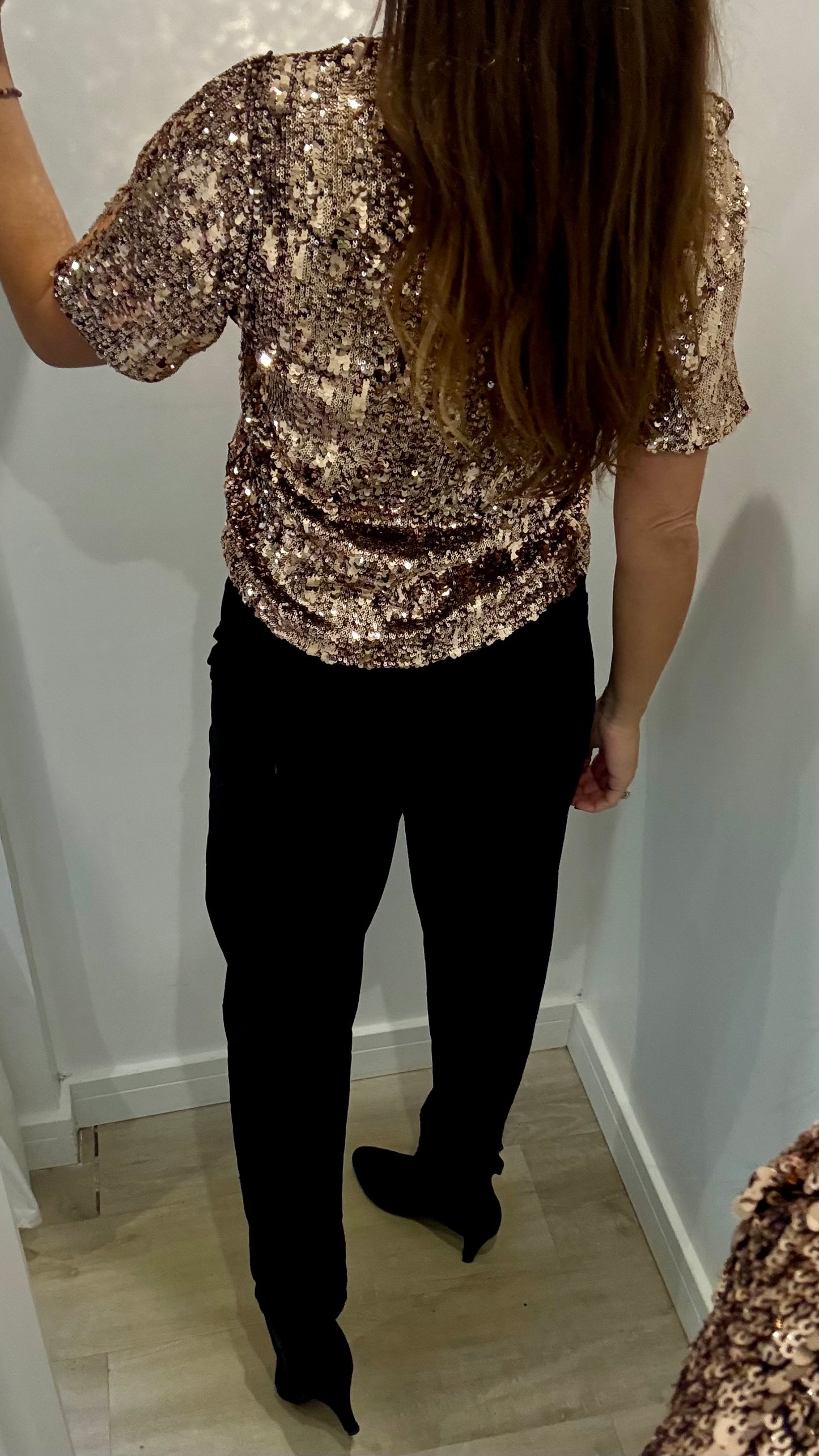 BRONZE SEQUIN V NECK SHORT SLEEVE TOP