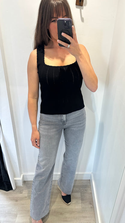 BLACK SCALLOP TRIM VEST TOP