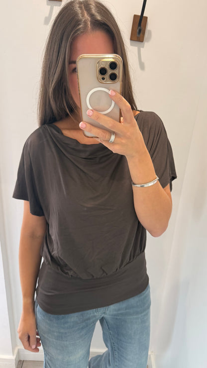 CHOCOLATE BROWN JERSEY BATWING TOP