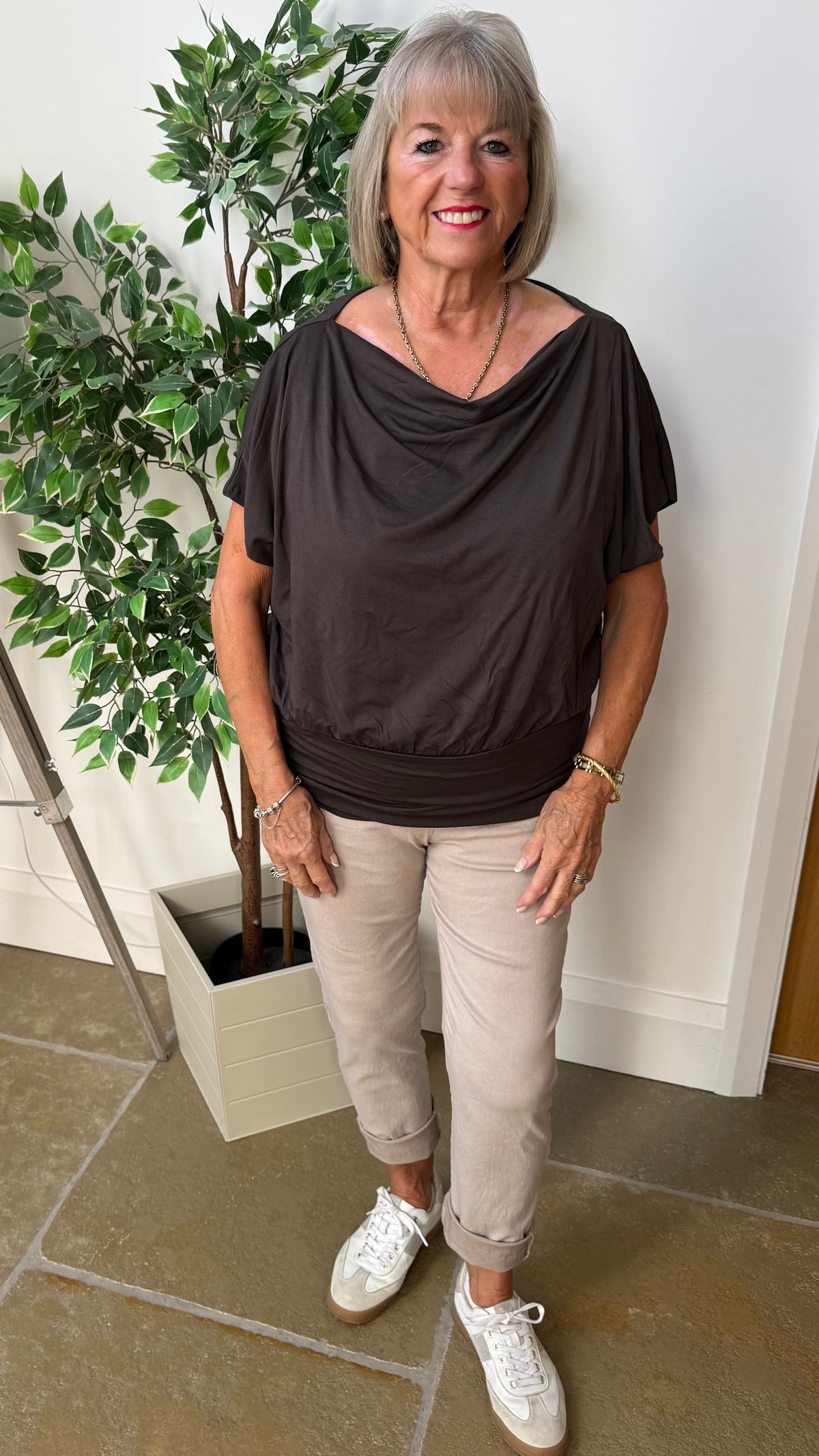 CHOCOLATE BROWN JERSEY BATWING TOP