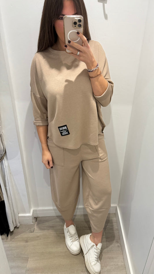 CAMEL NATURAL LOUNGE SET - BARREL BOTTOMS & SCOOP HEM TOP