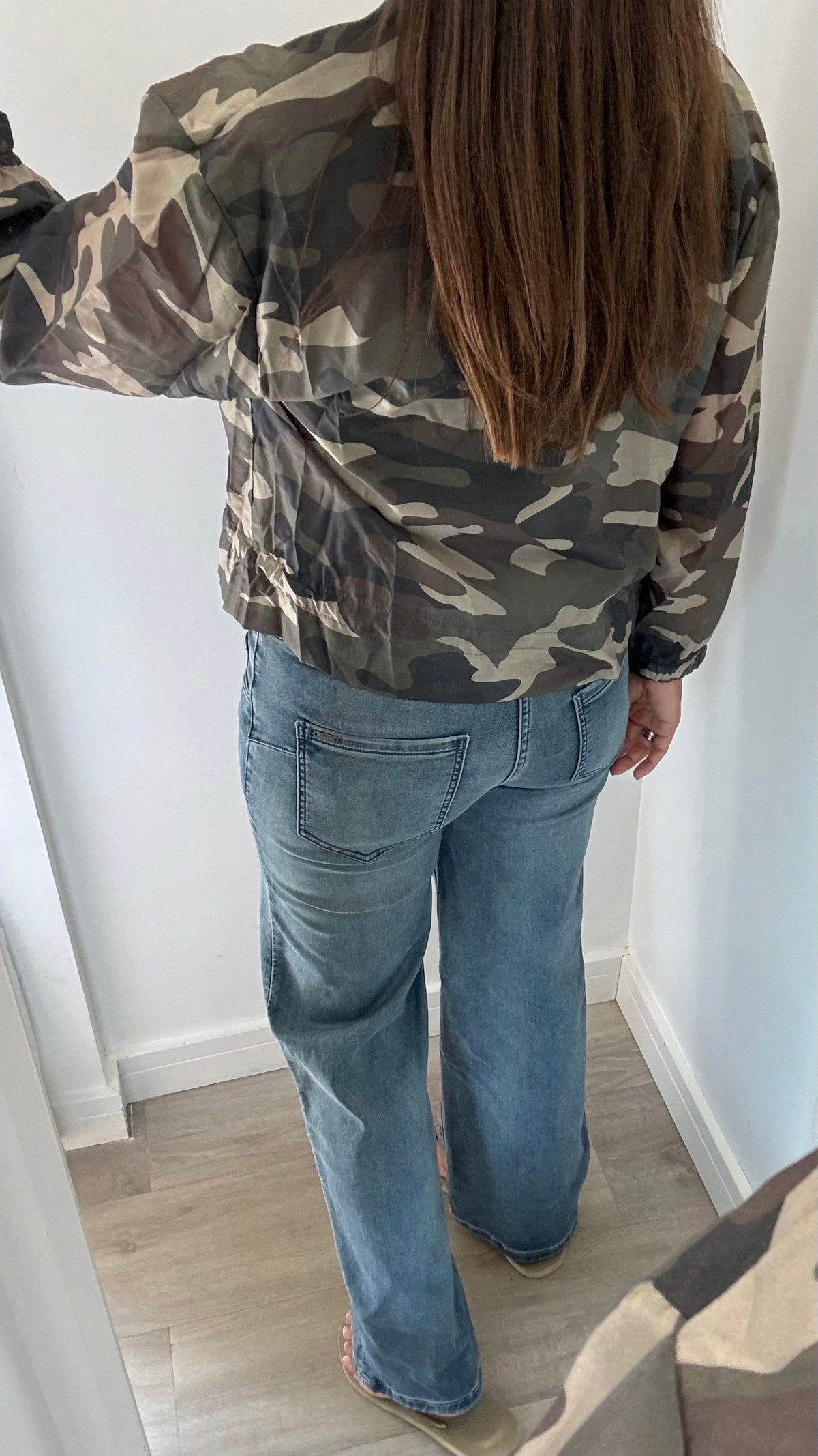 CAMO SILKY BOMBER JACKET