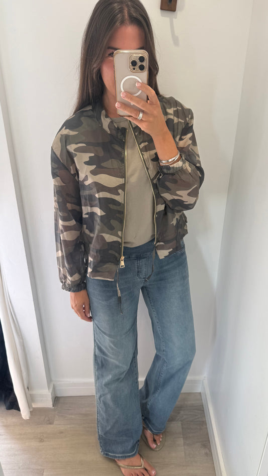 CAMO SILKY BOMBER JACKET