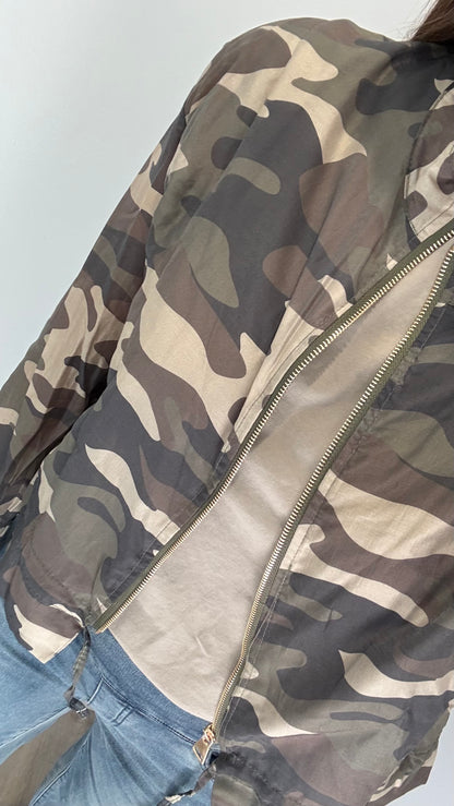 CAMO SILKY BOMBER JACKET
