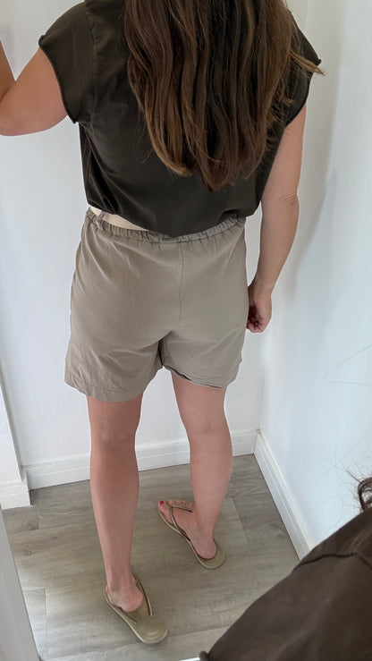 SAND TAILORED SHORTS